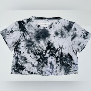 Women's Black and White Distressed Tie-Dye Short Sleeve T-shirt Size Medium
